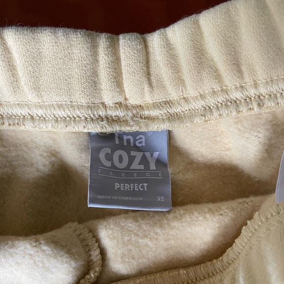 Tna Hi Rise Cozy Shorts XS NWT 3 inch - Picture 2 of 5